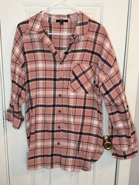 Women’s Rose Plaid Long-Sleeve Button-Up Flannel Shirt, Size Large